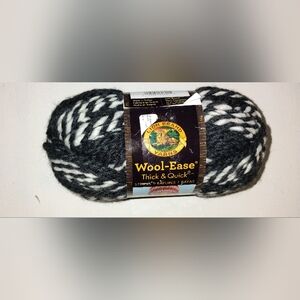 Lot Of Yarn Lion Brand Wool-Ease Thick & Quick Yarn And Mixed Lot